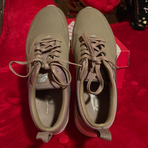 Nike Thea Desert Camo Sneakers with Box - Picture 5 of 6